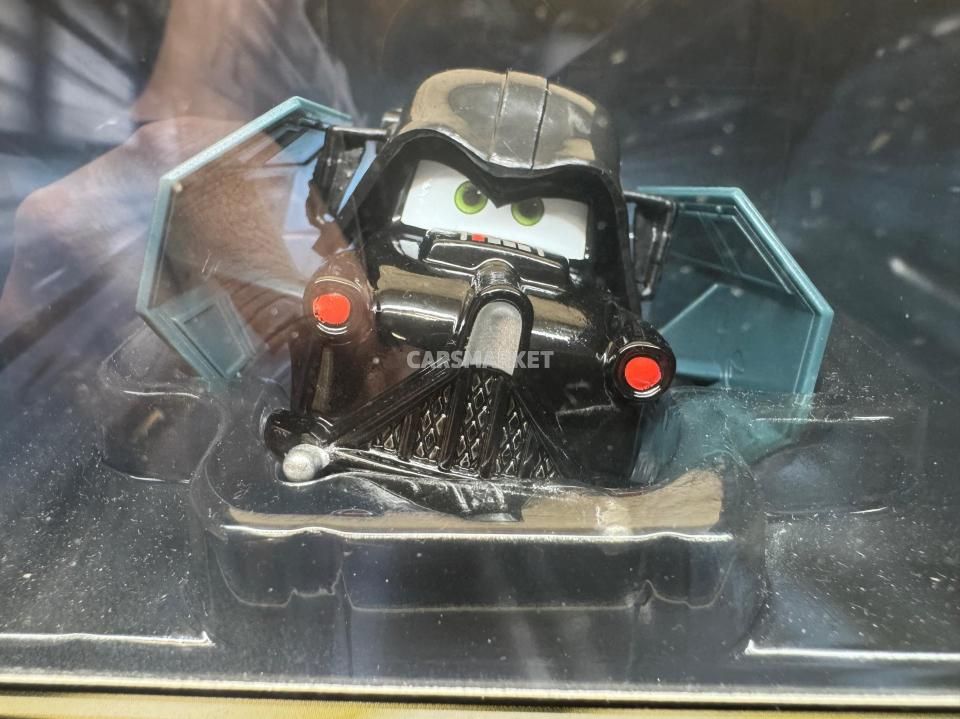 STARWARS WEEKENDで限定発売されたカーズとコラボミニカー