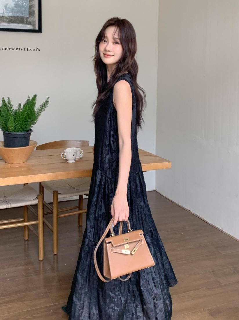 LADY TIERED DRESS - BIRTHDAY BASH