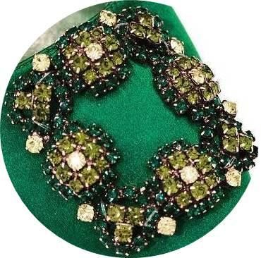 ハンギシ サテン グリーン フラット マノロブラニク