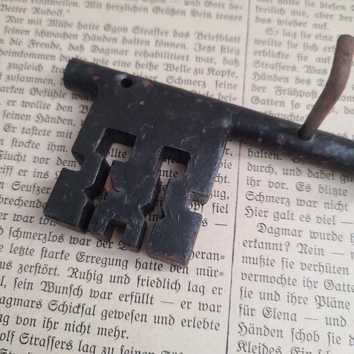 ドイツ蚤の市・古道具・ブロカント・アンティーク調・レトロ雑貨・鍵型