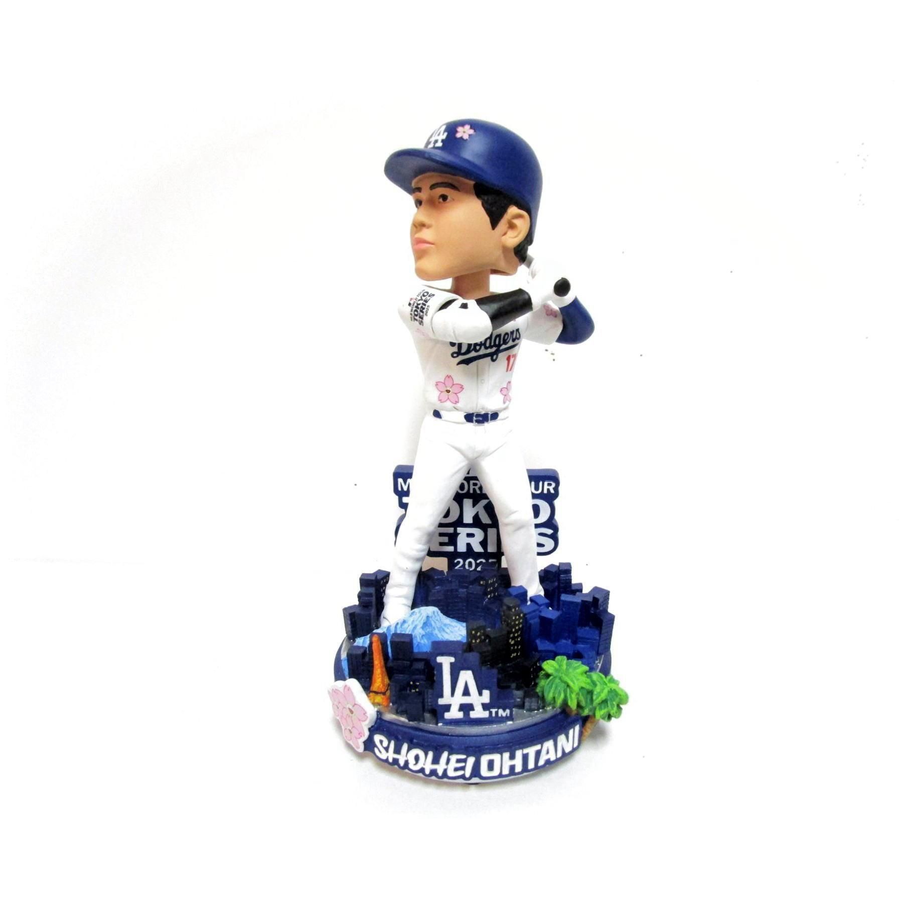 村上隆 x 大谷翔平 ボブルヘッド | 限定3117体 - FAR-OUT