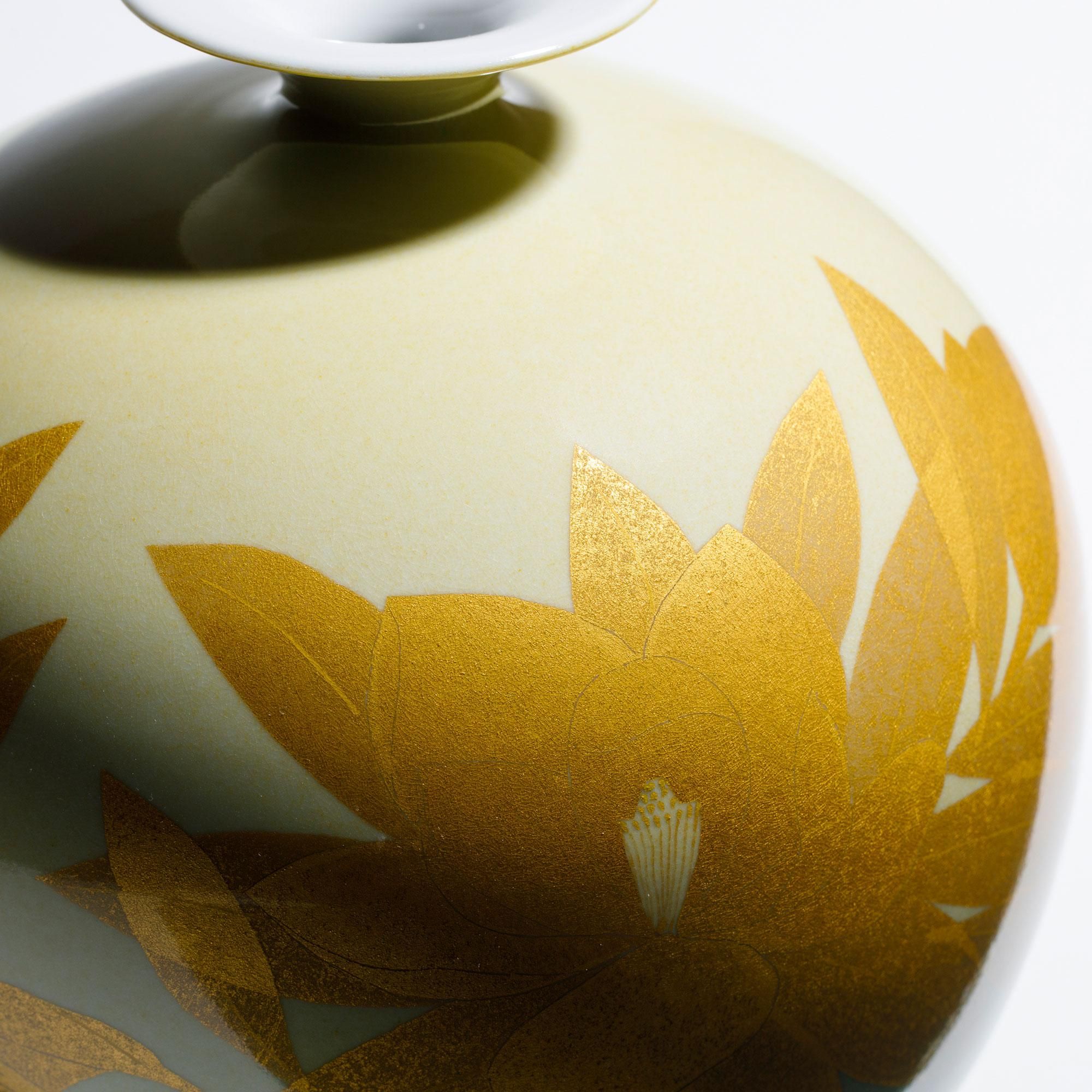 人間国宝 吉田美統作 7号花瓶 釉裏金彩泰山木 - 九谷満月公式