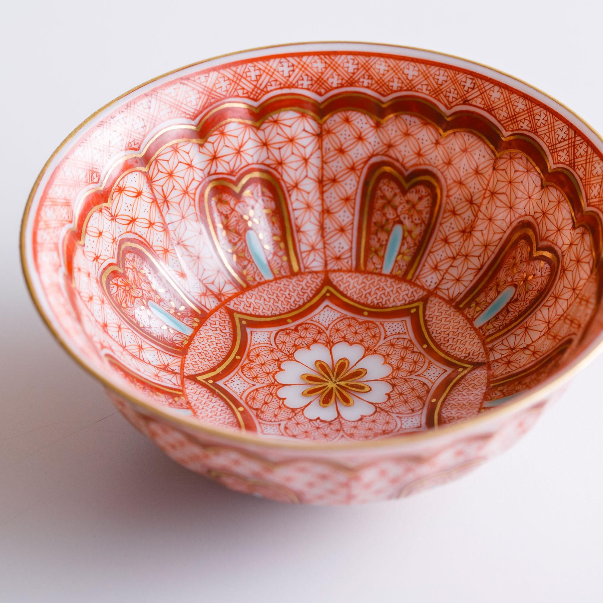 山本秀平作 赤絵細描菊型小紋盃 - 九谷満月公式オンラインショップ