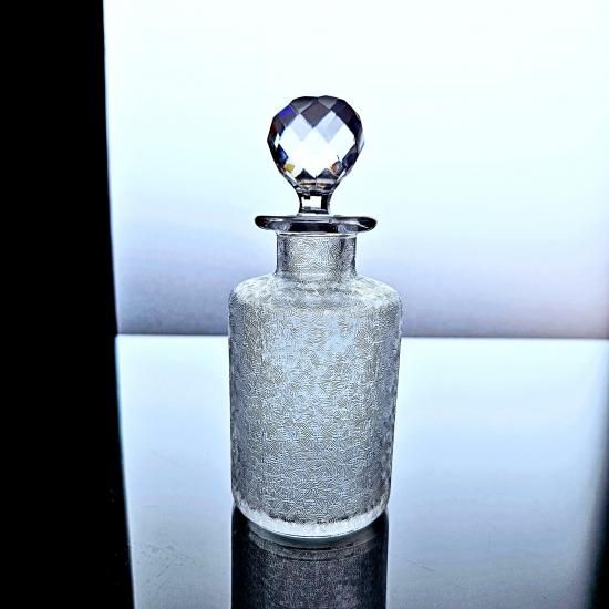 オールドバカラ ディアマン 中型香水瓶 グリーン＆金彩 BACCARAT