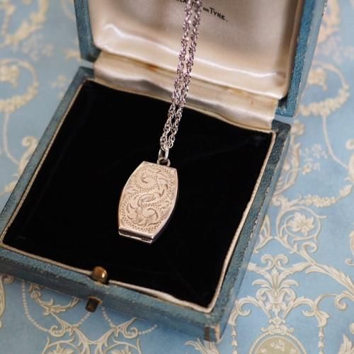 イギリス製 ヴィンテージシルバー ロケットペンダント