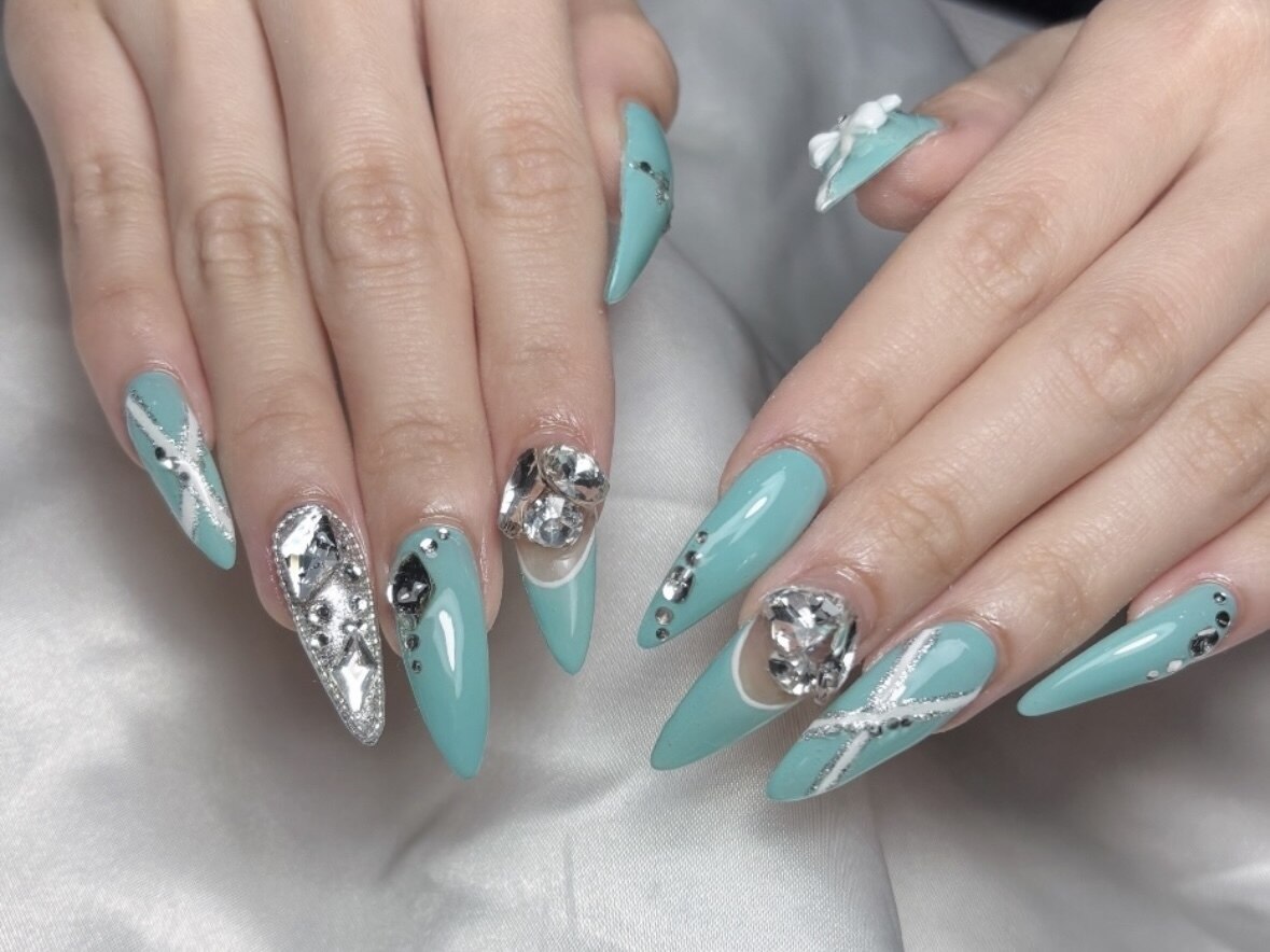 2026年冬トレンド】ターコイズのネイルデザイン集｜人気順
