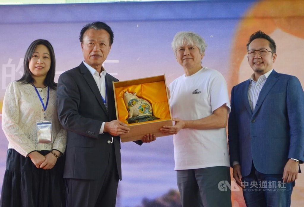 奈良美智さんの台湾巡回展、嘉義で開幕 画家・陳澄波の出身地での開催