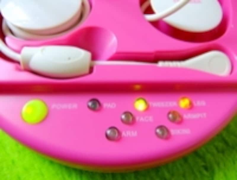 2/2 眉やうぶげのお手入れもOK！高周波脱毛器 [美容家電・美顔器] All