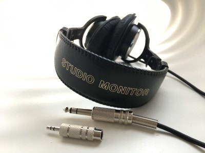 プロ仕様でムダのないデザイン！ソニーのヘッドホン「赤帯