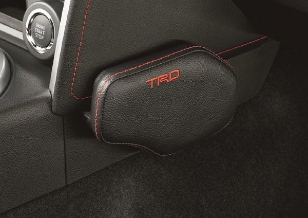 TRD 86 ZN6 後期 ニーパッドスペーサー MS354-18002 | 通販