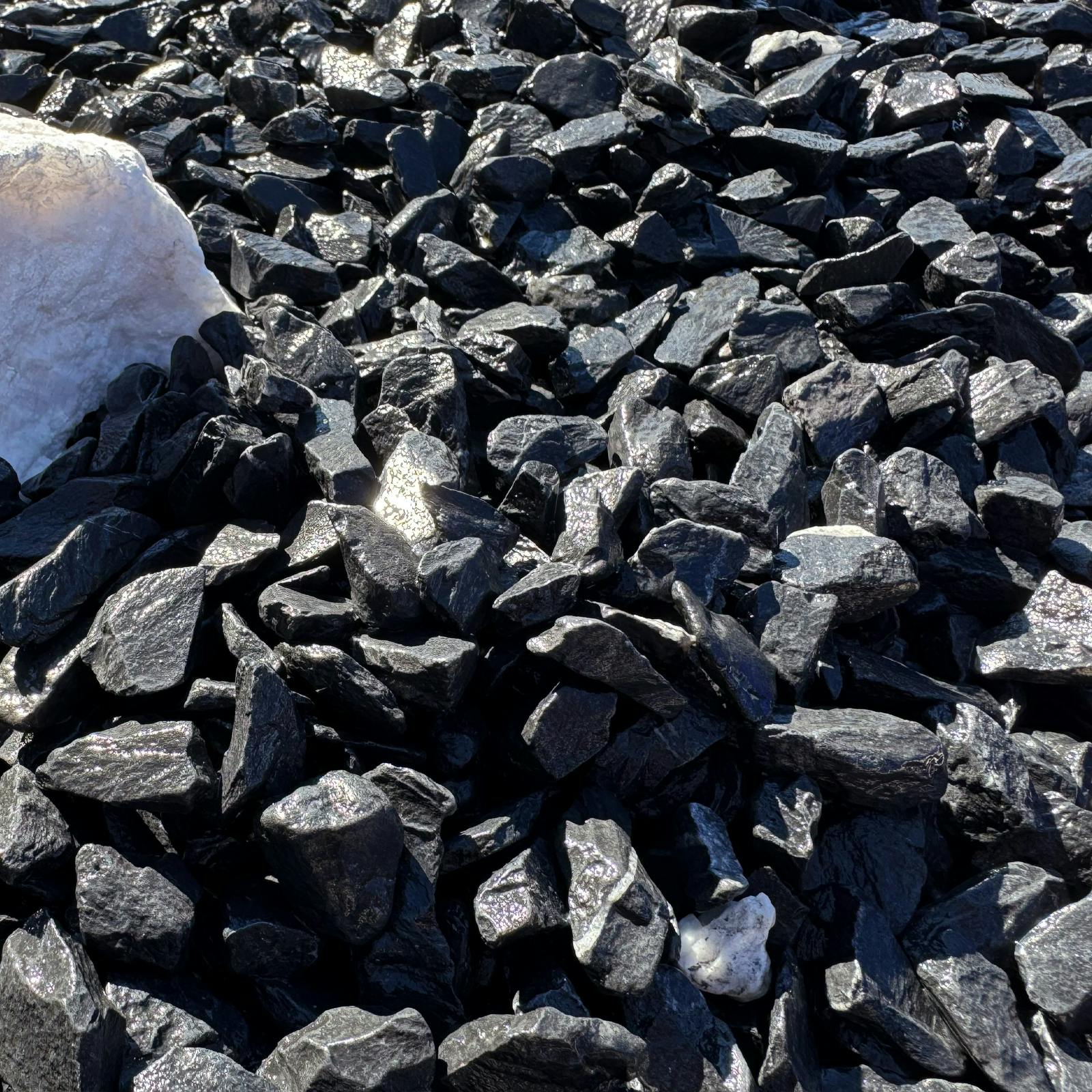 TAIKOH アッシュブラック 5分 15-20mm 10kg 化粧砂利 グレー 黒