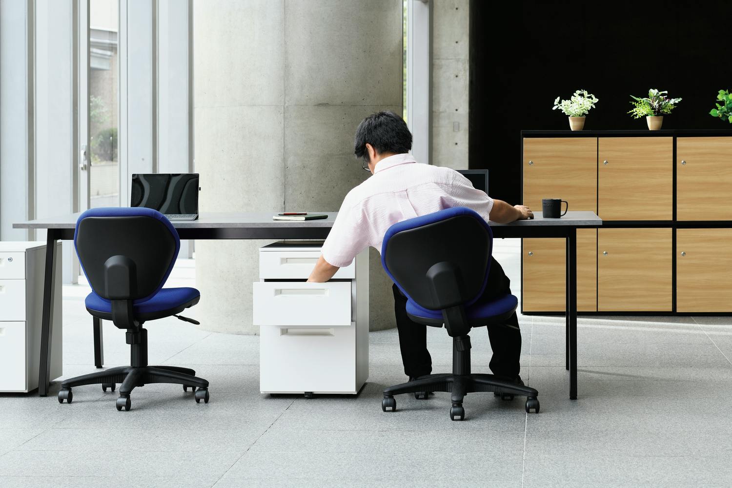 KOEKI 弘益 UTILITY K-921PU オフィスチェア ブラック 44×57×80-93