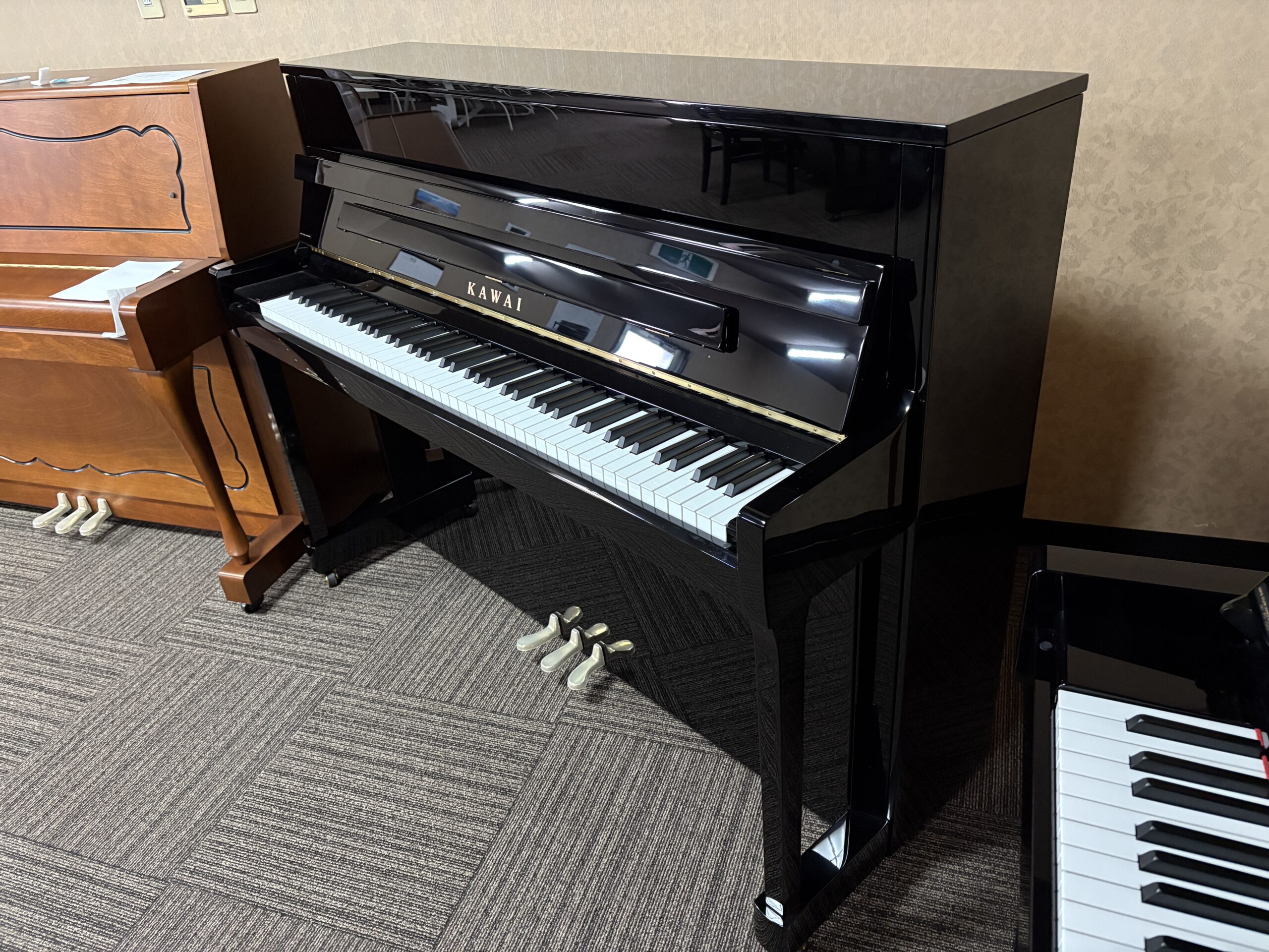 中古ピアノ】KAWAI アップライトピアノ BL-71 1019241 木目(鏡面艶出し