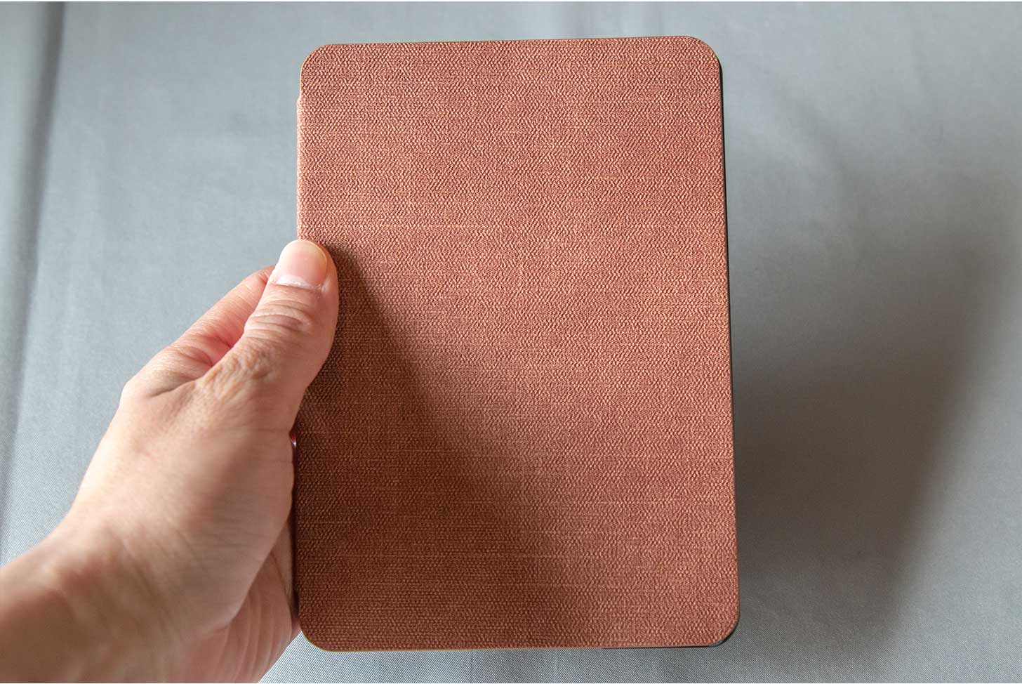 安くて質感もいい非純正「Kindle Paperwhite」のカバー。オート