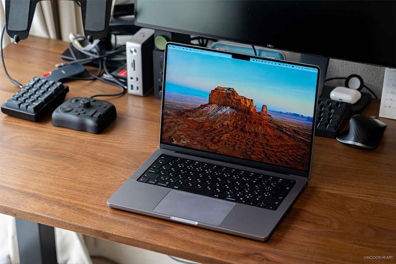 Apple整備済製品のMacBook購入レポ。外観の状態、バッテリー容量など