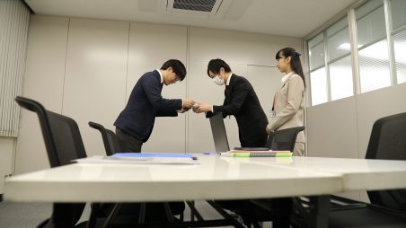 コミュニケーションの基本シリーズ 全3巻 | 日経の研修動画（DVD・配信