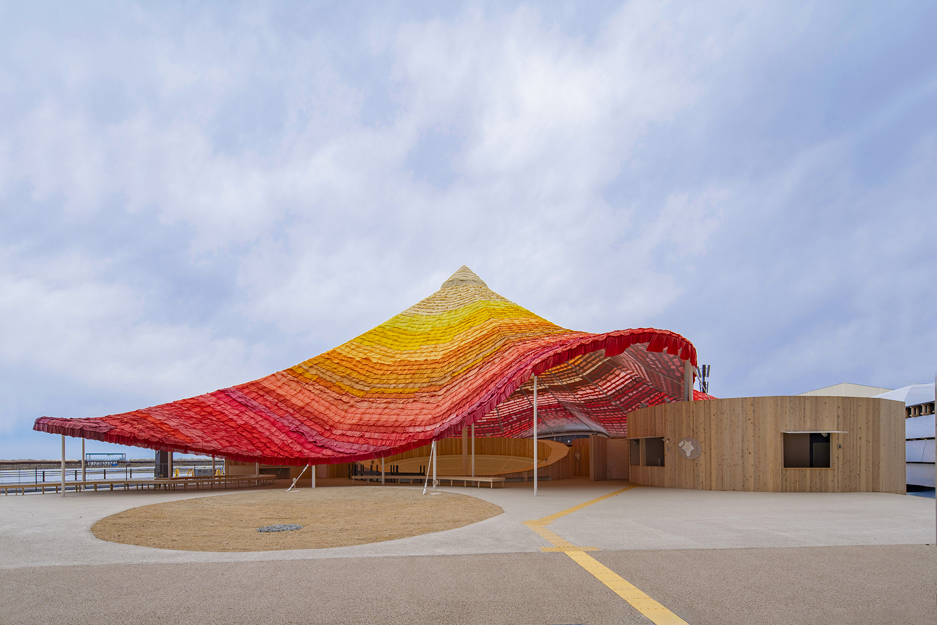 大阪・関西万博 休憩所1|Tips|TOTOテクニカルセンター|TOTO:COM-ET