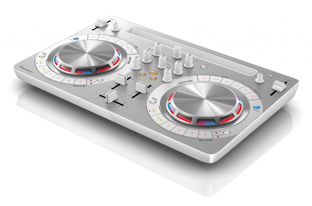 シンプルな操作でDJを楽しめるDJコントローラーPioneer「DDJ-WEGO3