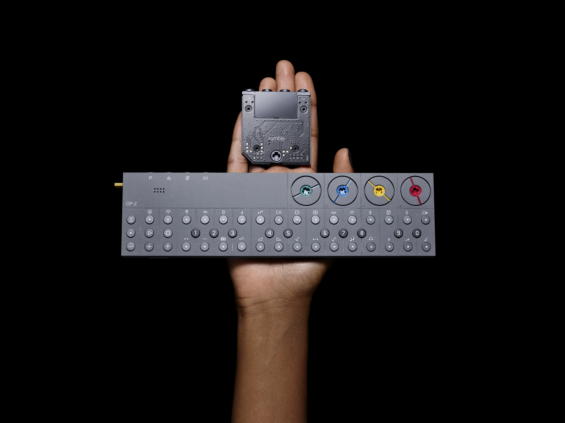 Teenage Engineering OP-Z | ワイヤレス 16トラック マルチティンバー