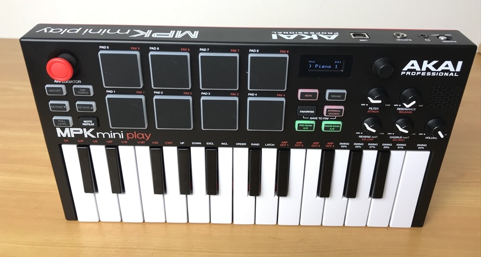 AKAI MPK Mini Play | 電池駆動で音源内蔵/スピーカー搭載の25鍵MIDI