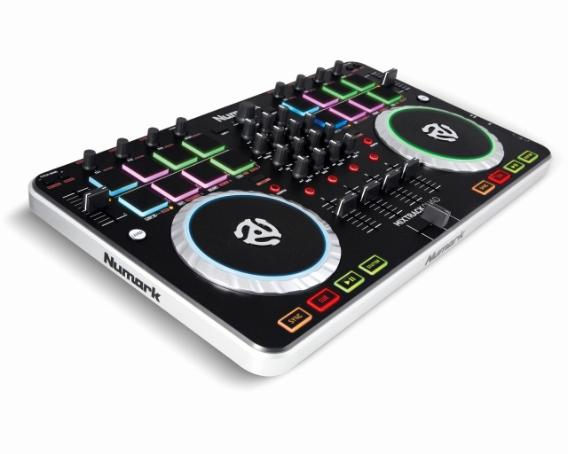 NATIVE INSTRUMENTSMac/PC/iOS対応DJコントローラー「TRAKTOR KONTROL
