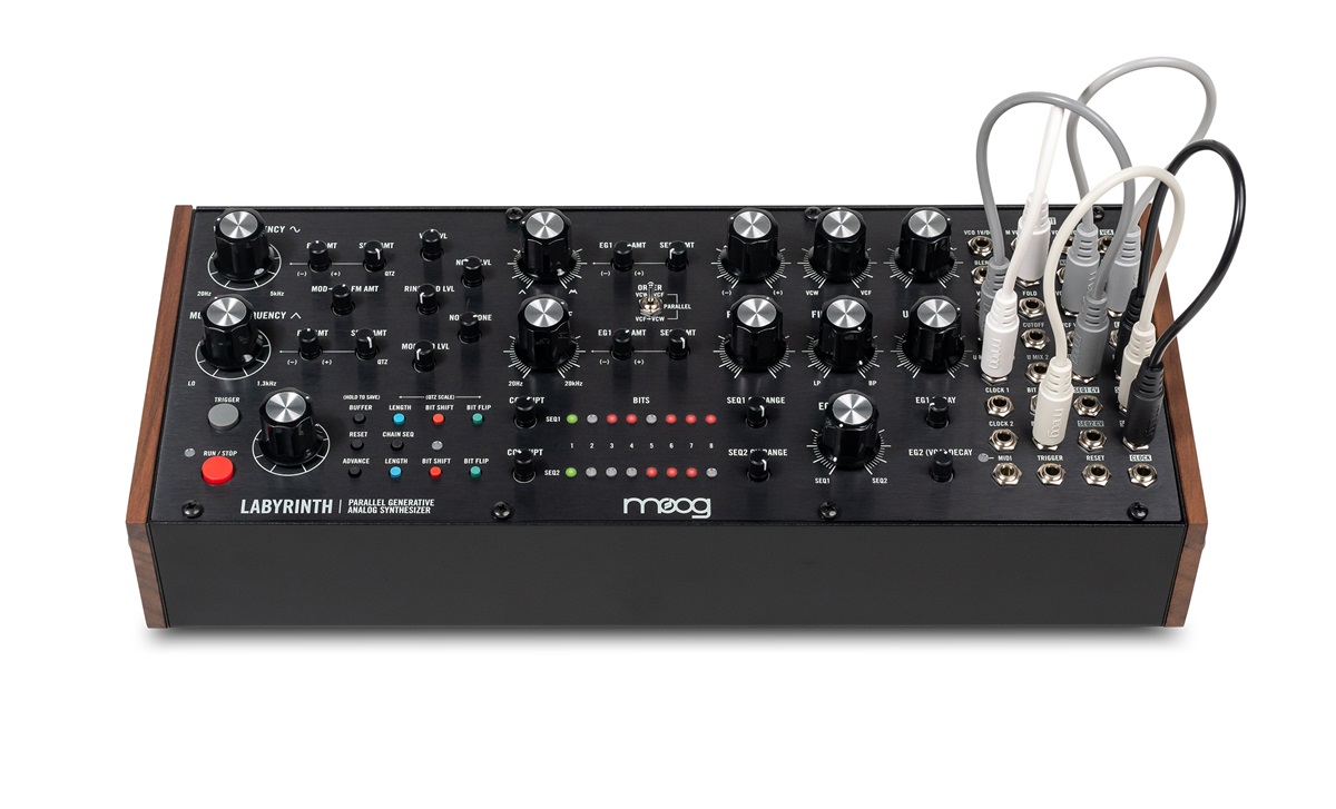 Moog Labyrinth | 西海岸スタイルのセミモジュラーシンセサイザー