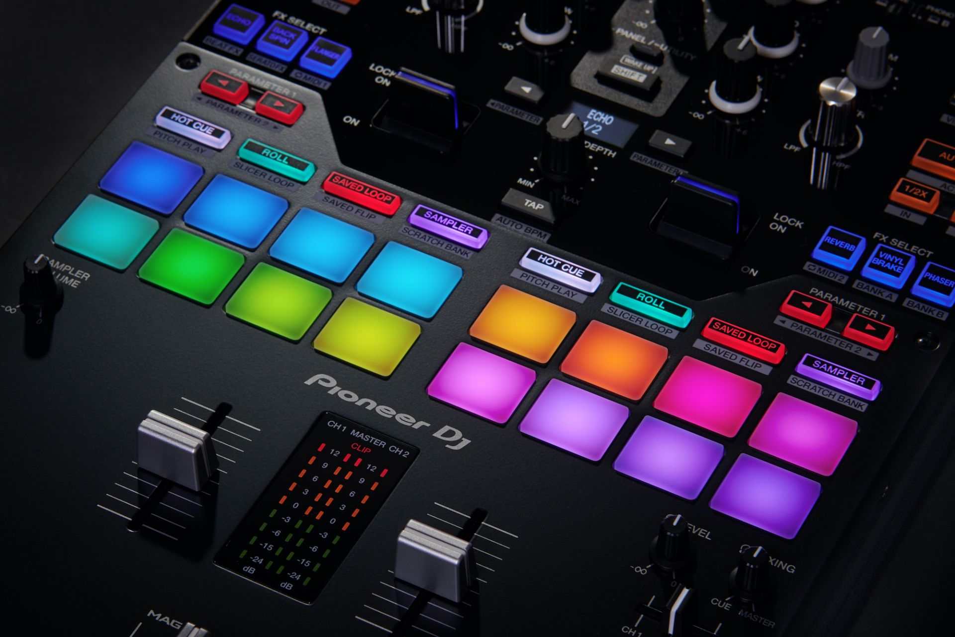 Pioneer DJ DJM-S7 | スクラッチスタイル2ch パフォーマンスDJミキサー