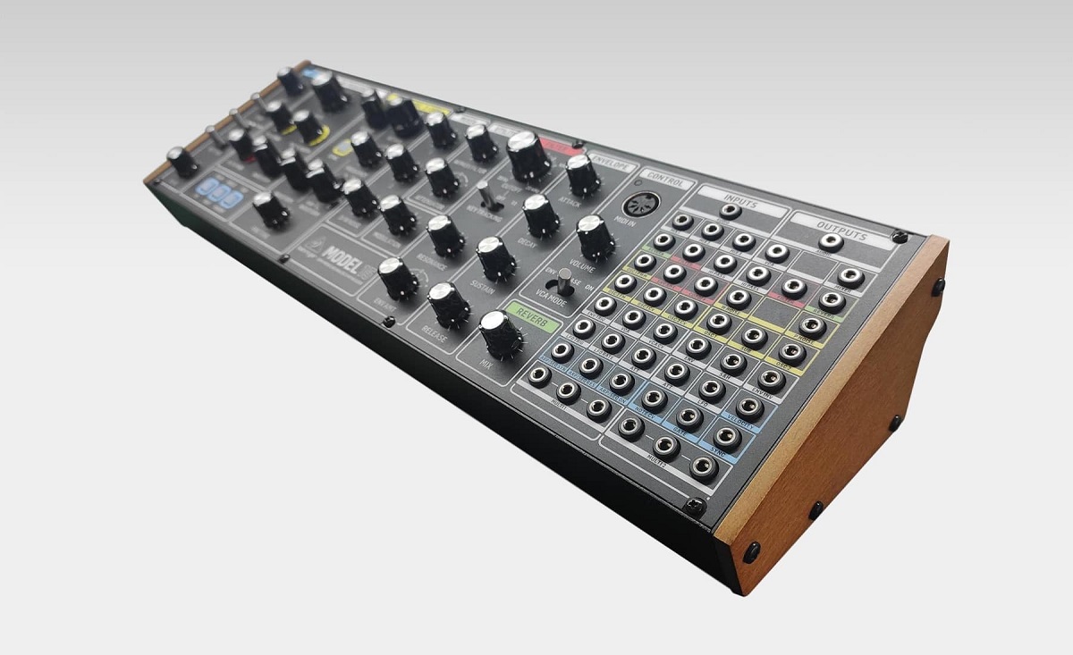 Behringer ” The Model 15 ” | Moog「Model 15」の回路をベースにした