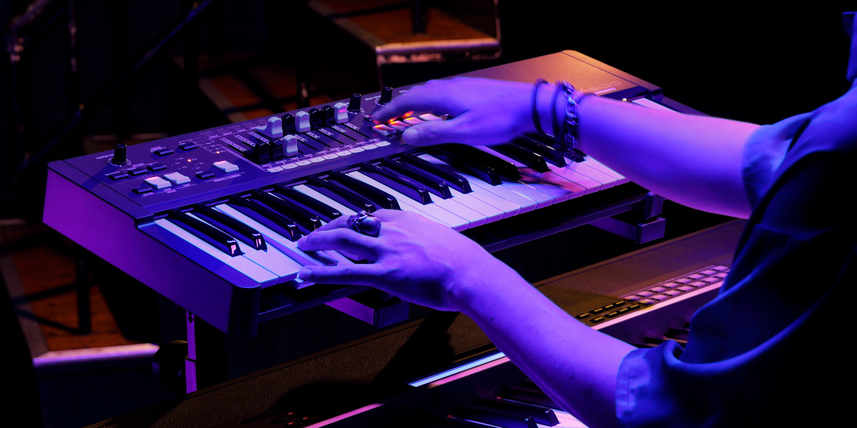 HAMMOND M-solo | 憧れのハモンドが小型に！3.6kgとハモンド史上最少