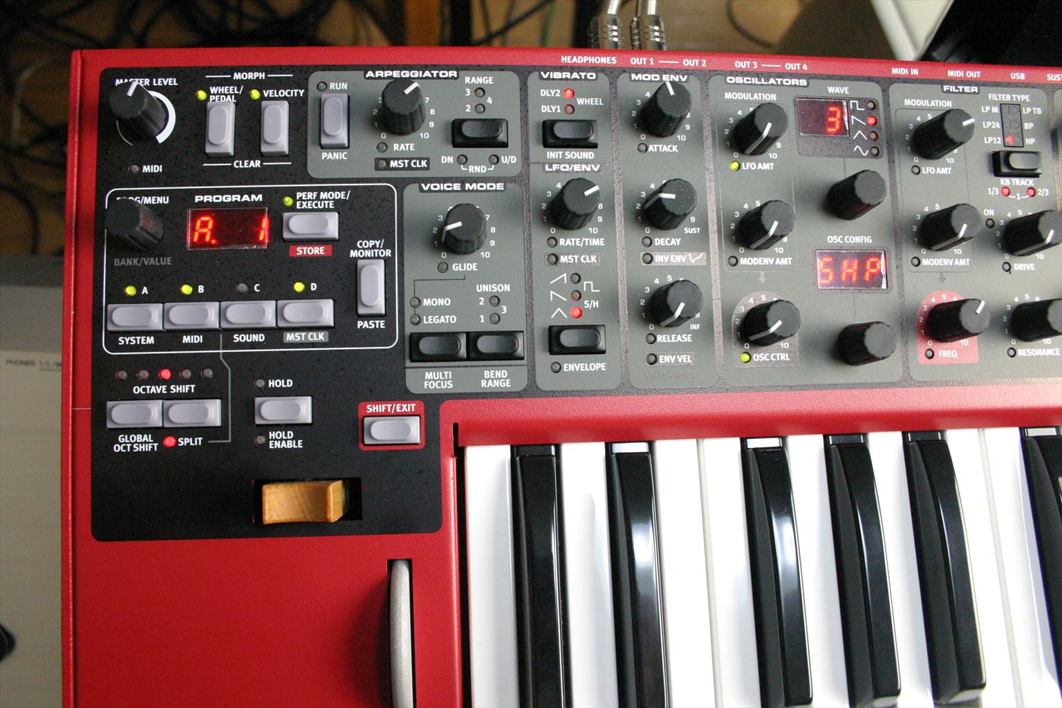 レビュー】バーチャル・アナログ・シンセサイザーNord Lead A1を試して