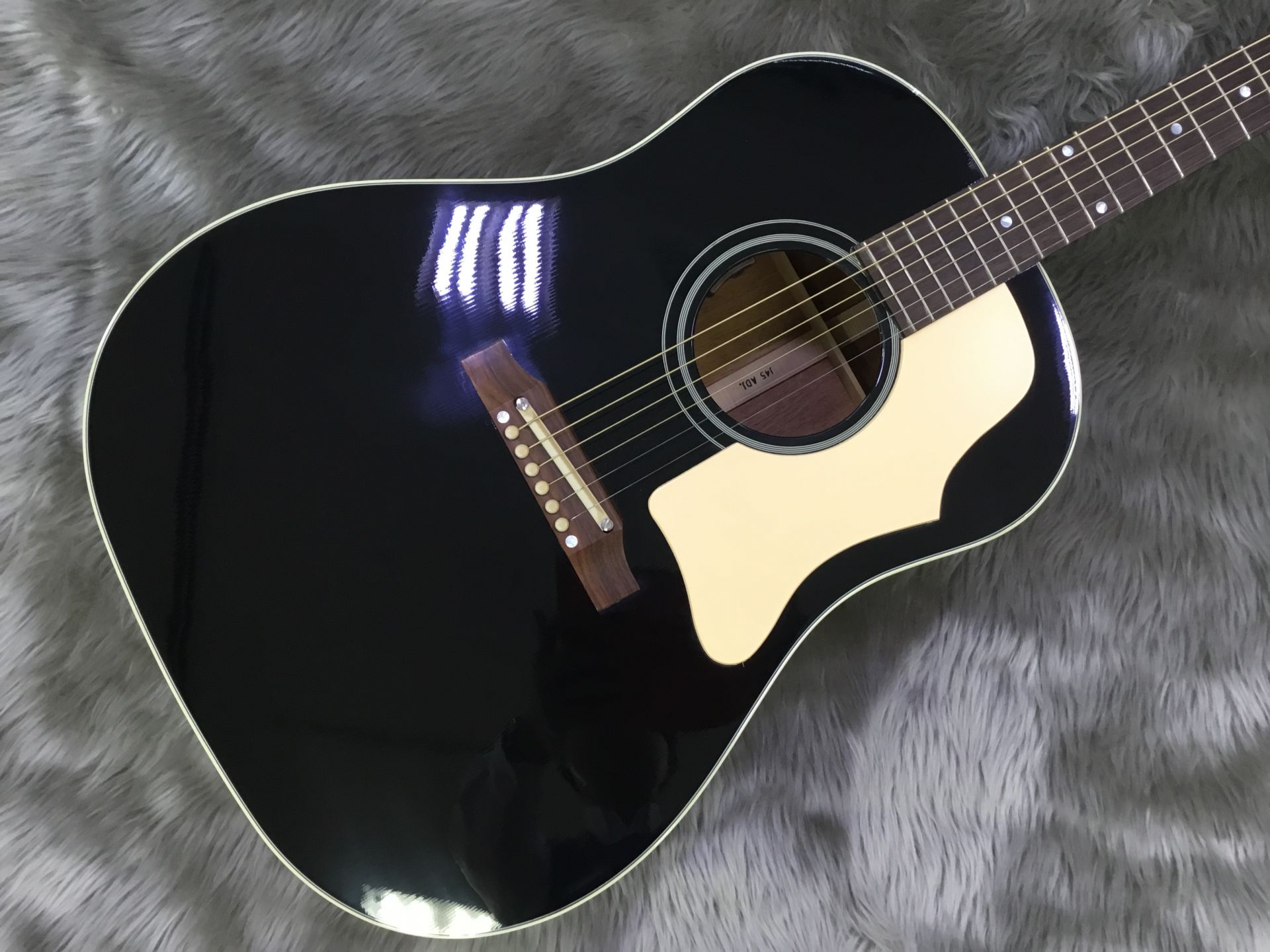 アコースティックギター】Gibson Custom Shop – J−45 EB ADJ RED SPR