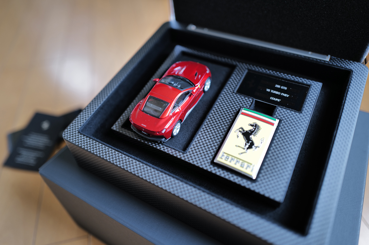 フェラーリから「納車前ギフト」、キーボックスが届く。その筐体は