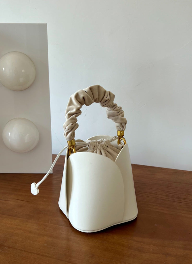 ISOLÉ公式｜バケットバッグ インスタ映え 本革 ISOLE