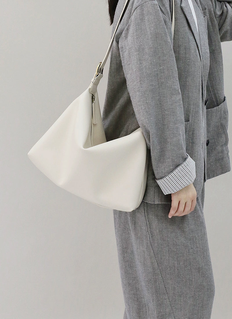 ISOLÉ公式｜ショルダーバッグ 大容量 軽い ISOLE