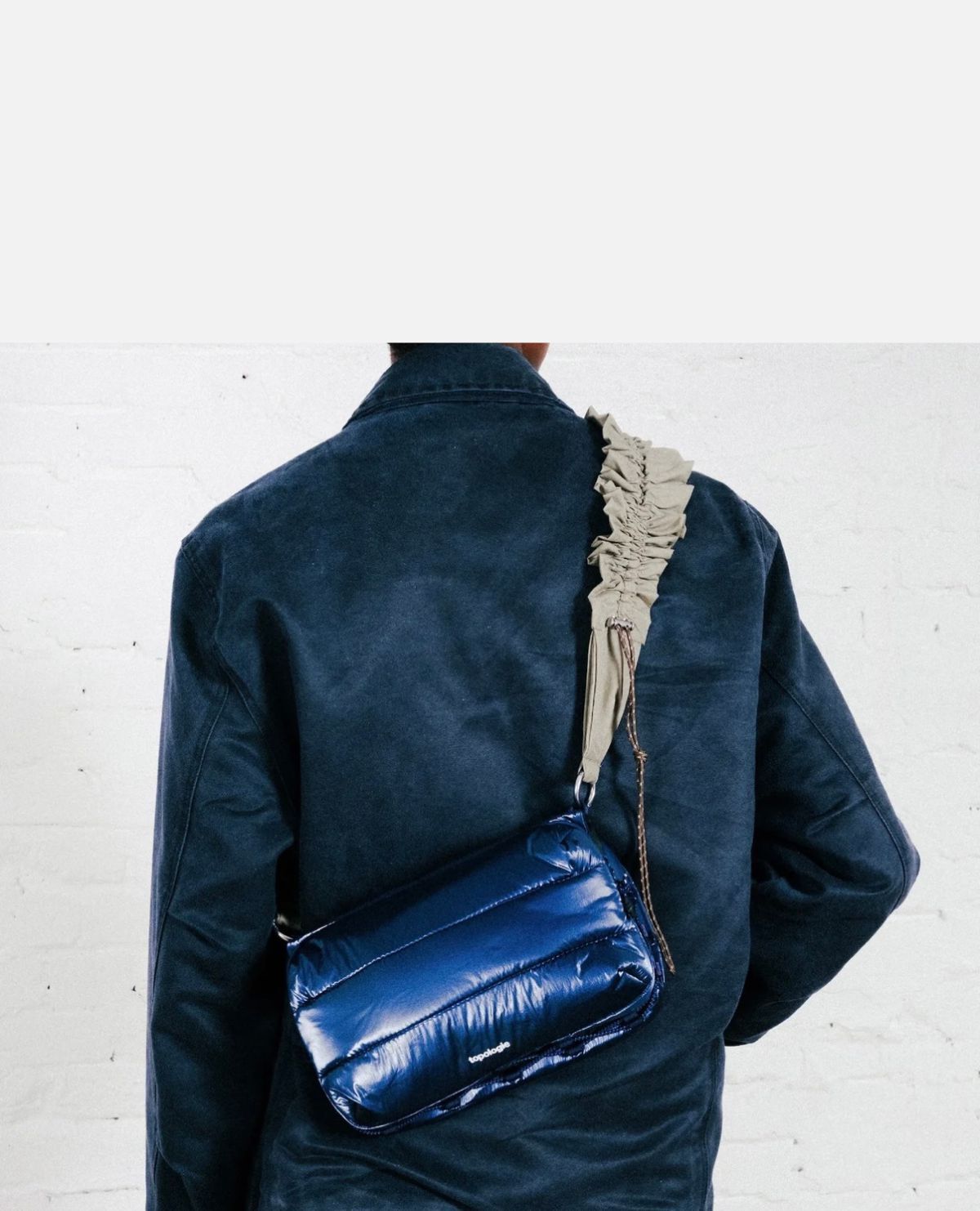 ペットボトル ボトルサコッシュ ラージ マリン ブルー メタリック