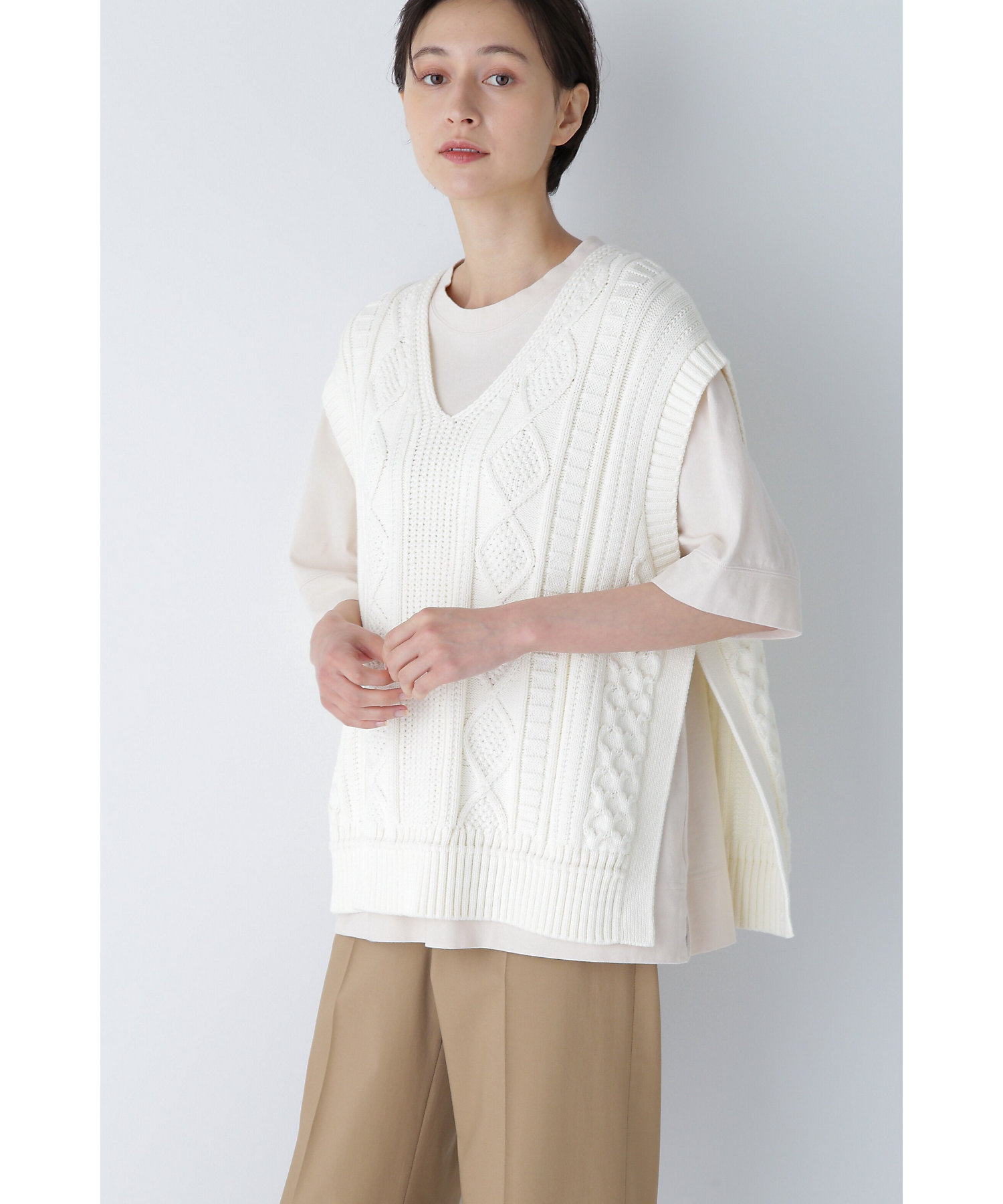◇ケーブル編みニットベスト（0773270806） | human woman