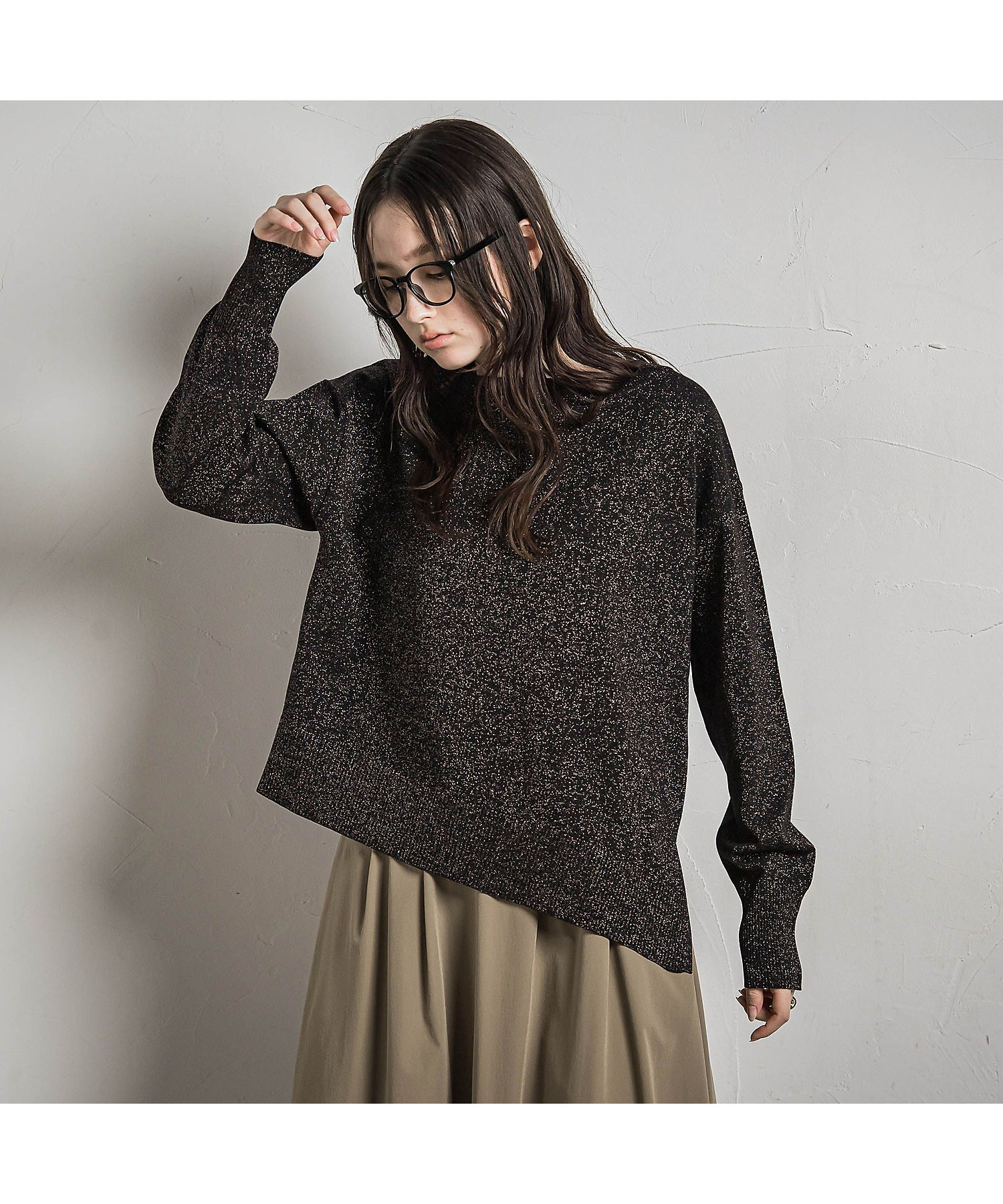 アシンメトリーラメハイゲージニットプルオーバー≪手洗い可能