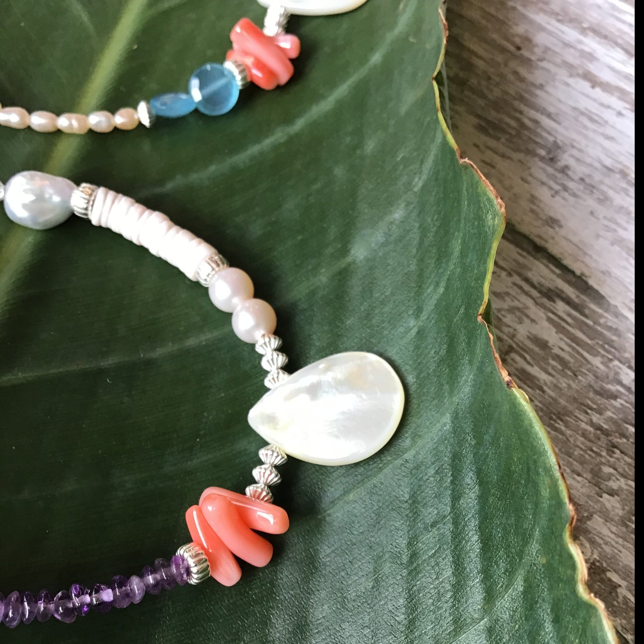 BRANCHES K14GF 深海珊瑚と白蝶貝＆天然石のブレスレット 石垣島