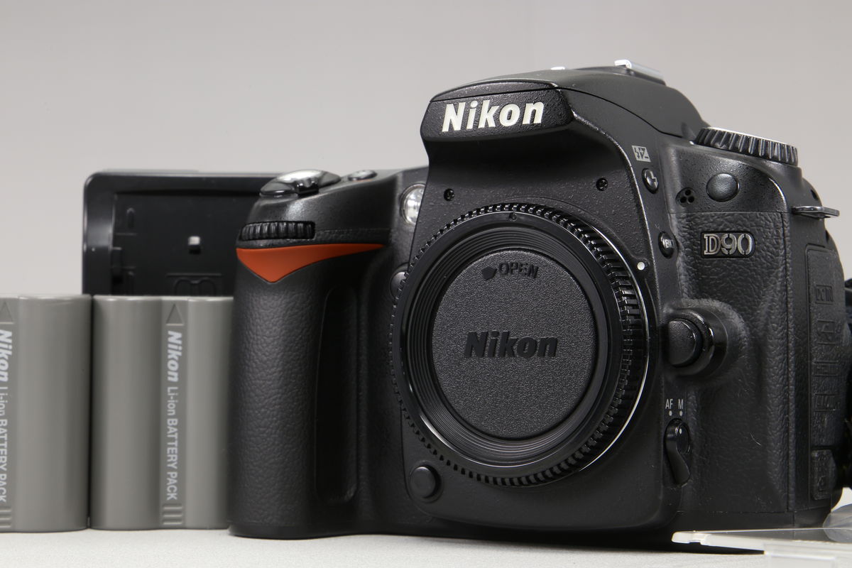 Nikon D90 美品 ボディ＋70-210mm望遠 初心者おすすめ Nikon D90 美品