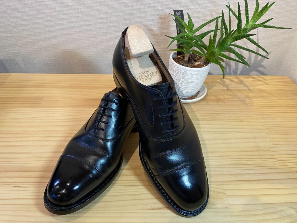 CHEANEY（チーニー）のALFRED/アルフレッド 定番の黒ストレートチップ