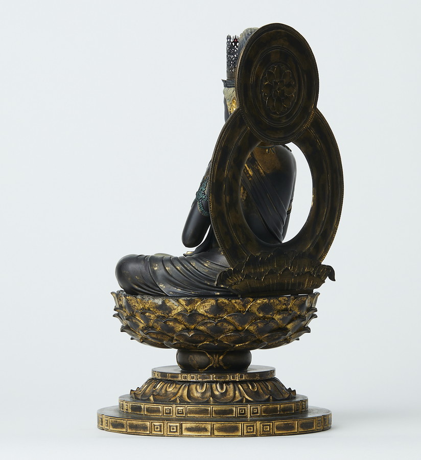 イスム-仏像のもつハイセンスな臨場感を楽しむ