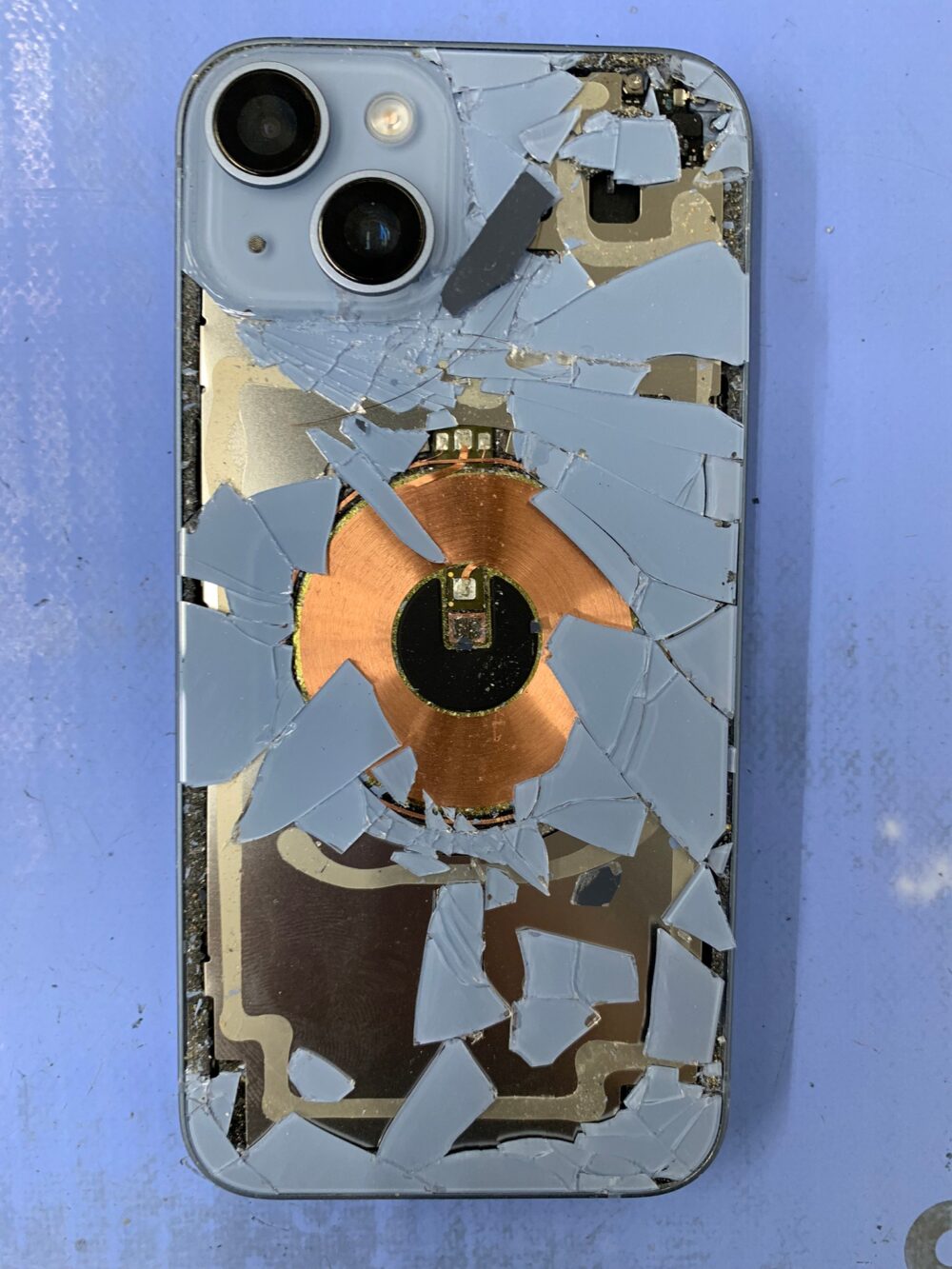 iPhone14ジャンク品｜背面割れ｜基板破損｜再起動ループ｜修理失敗あり