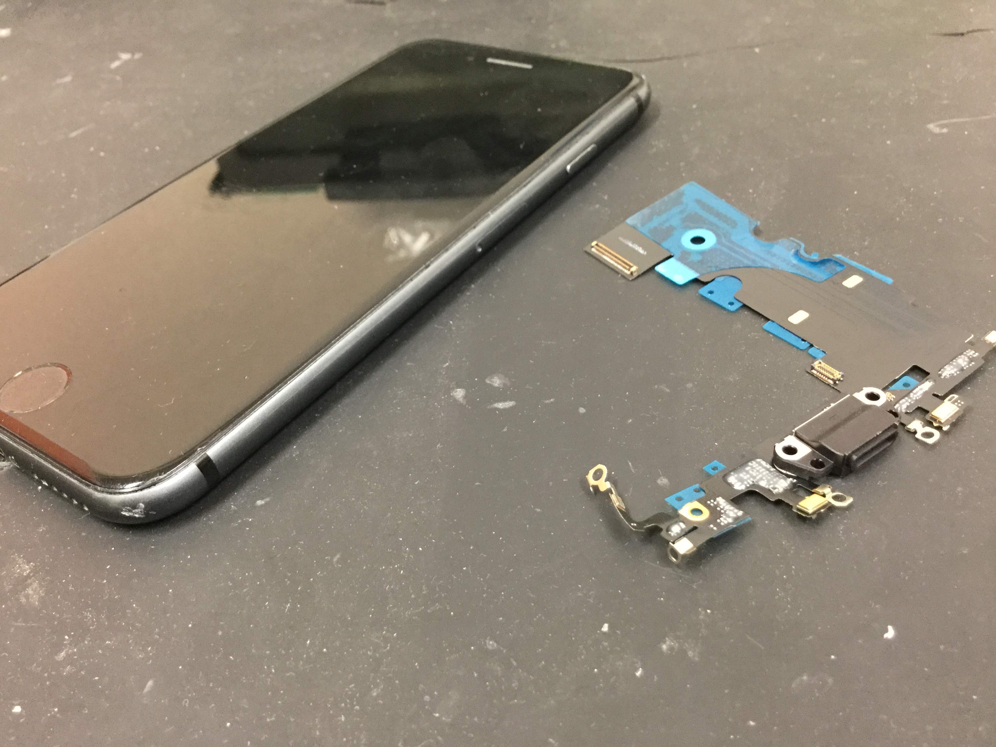 iPhone8の修理店レビュー iPhone修理ならスマホ修理ジャパン