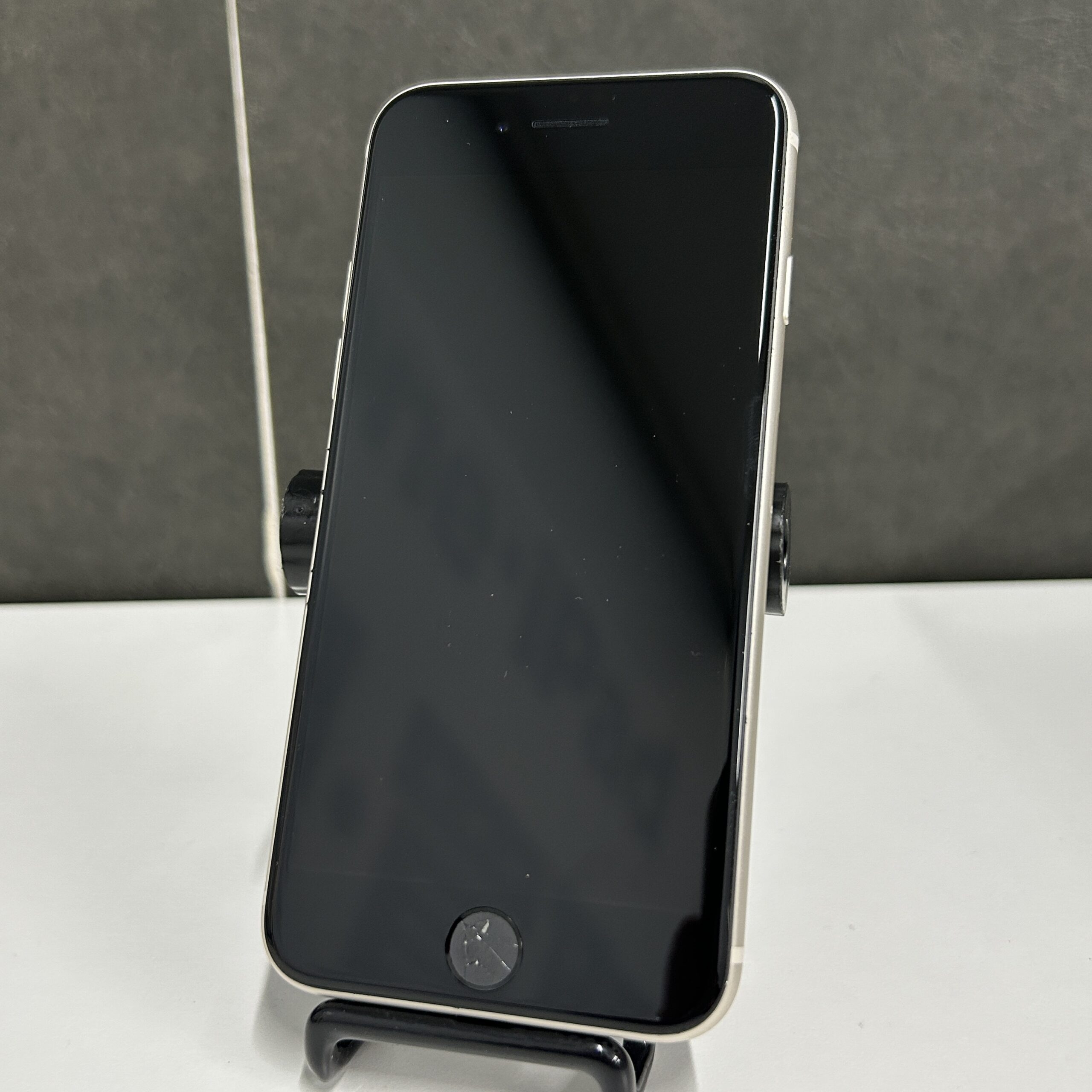 成東店：iPhone SE3 128GB 機能ジャンク品を10,000円で買取！壊れた