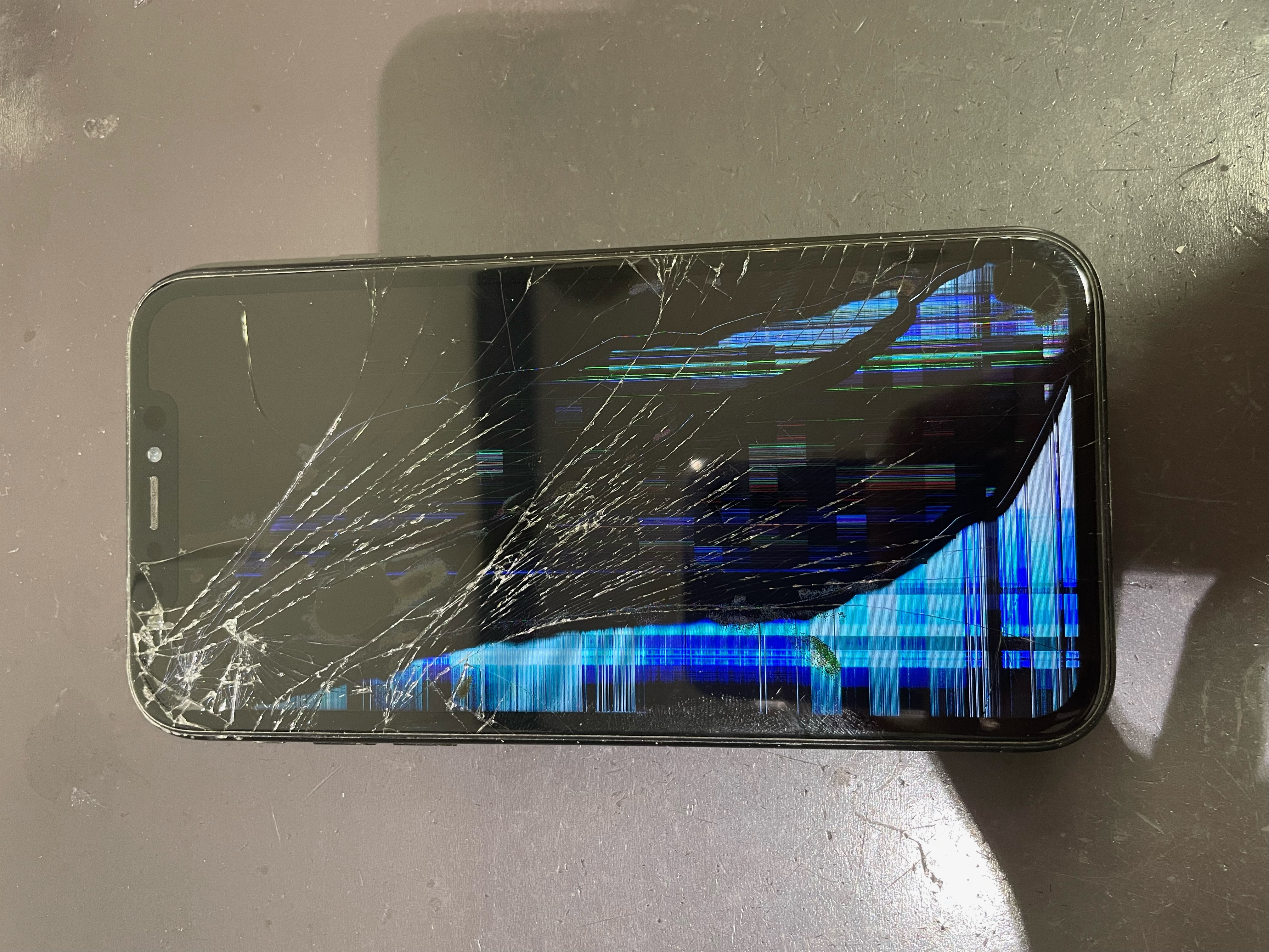 奈良市南中町 【AQUOSsense6s】 画面のブラックアウト | 奈良 IPhone