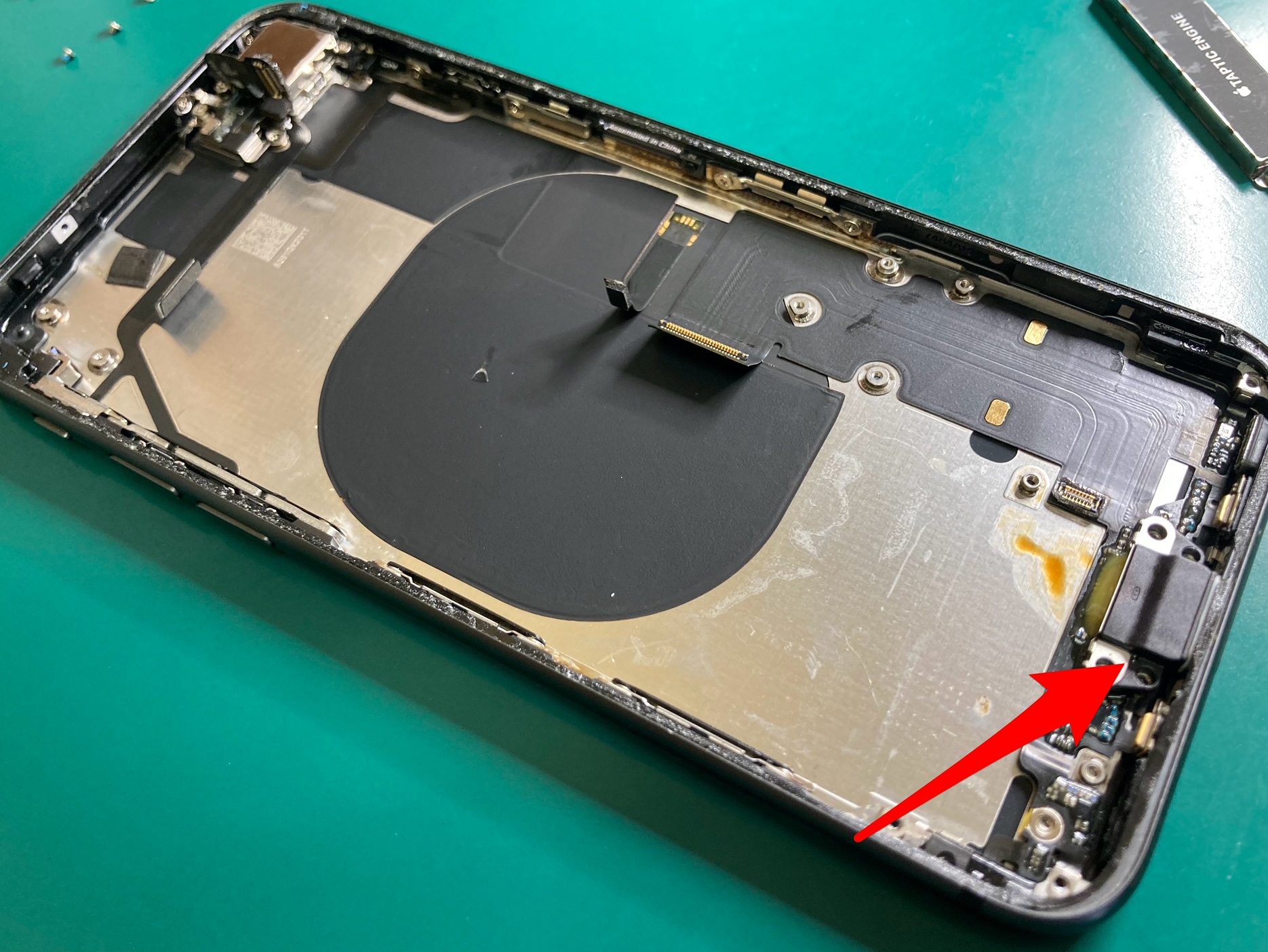 iPhone8 plus 64GB 充電口壊れ iPhone充電が出来ない症状のご相談、ドック