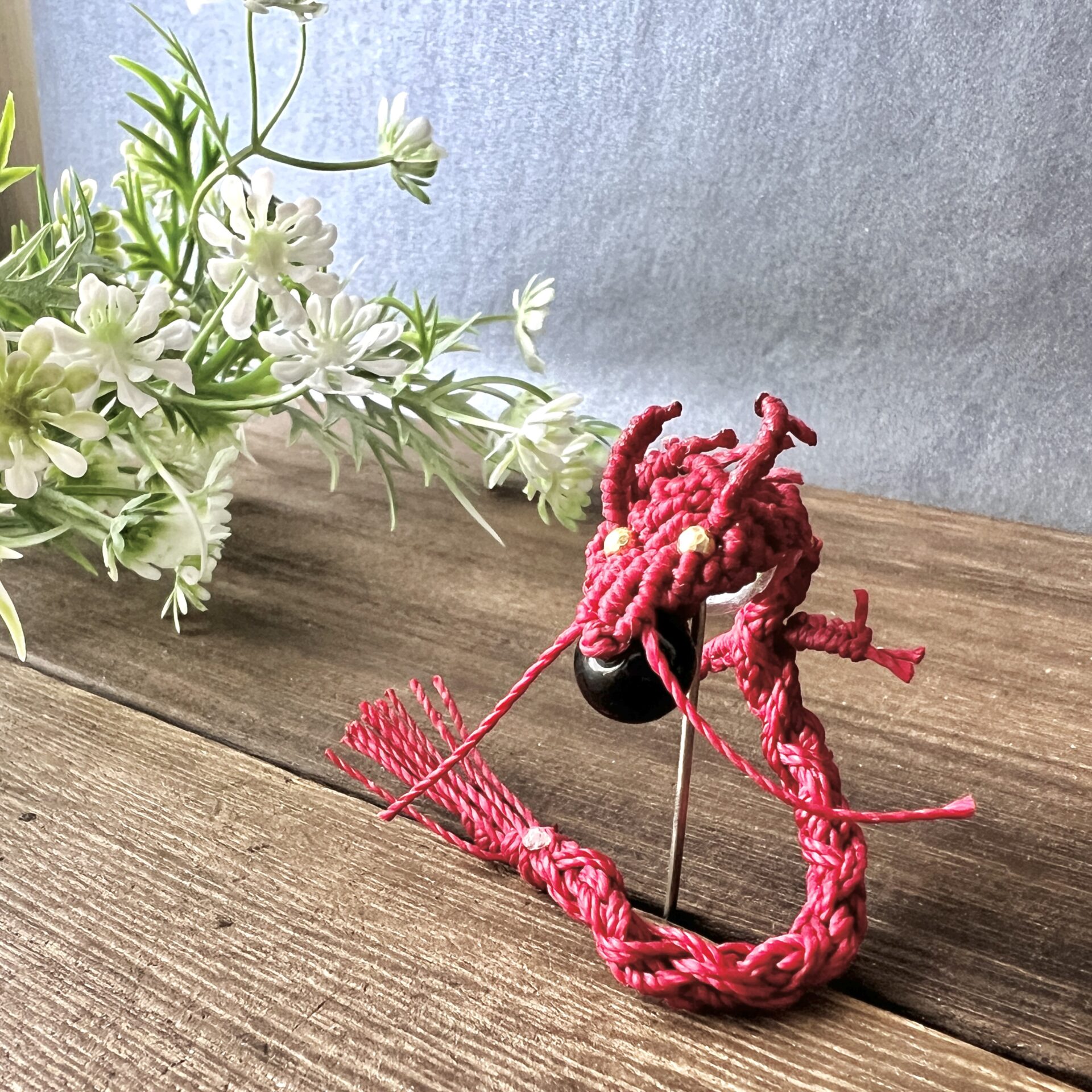 立体マクラメで龍を形に：2024年の特別なアート制作 | irokazari+