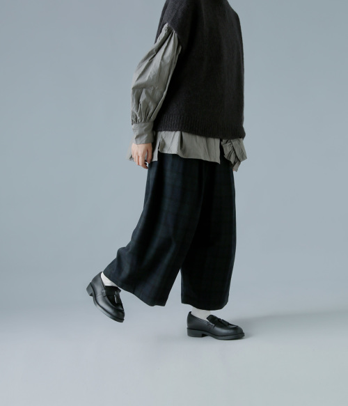 atelier naruse(アトリエナルセ)ウール フラノ ガウチョ パンツ f05102