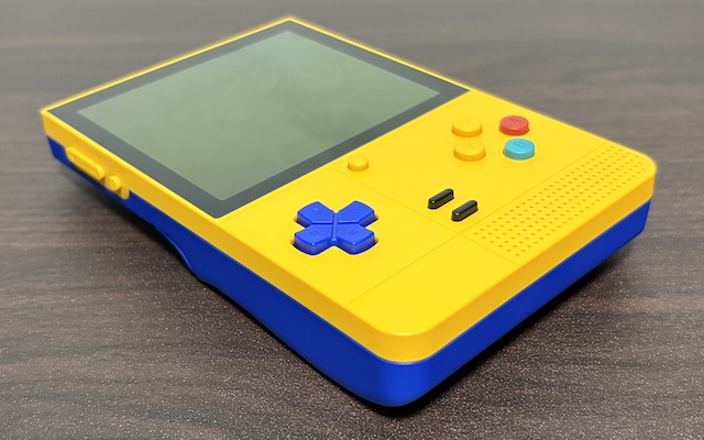 Android搭載の縦型携帯ゲーム機「Retroid Pocket Classic」のレビュー