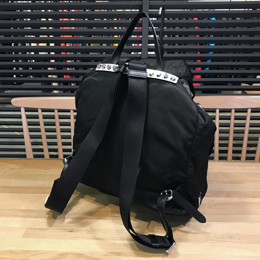 PRADA（プラダ） 【新品同様】プラダ スタッズ付き ナイロン リュック